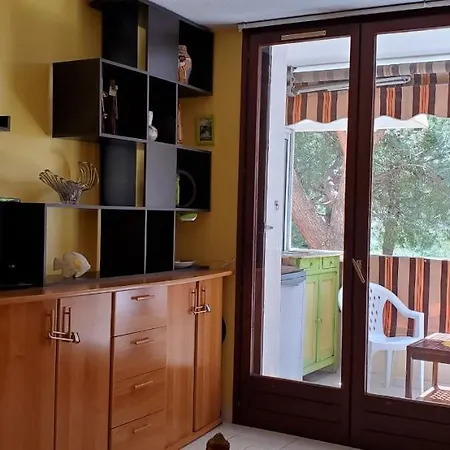 Apartament La Miougrano, 25m2, Capacite 2 Adultes Et 2 Fréjus